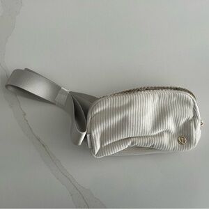 Lululemon Everywhere Belt Bag Corduroy